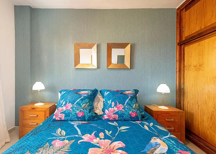 Elegant With Ocean Views Daire