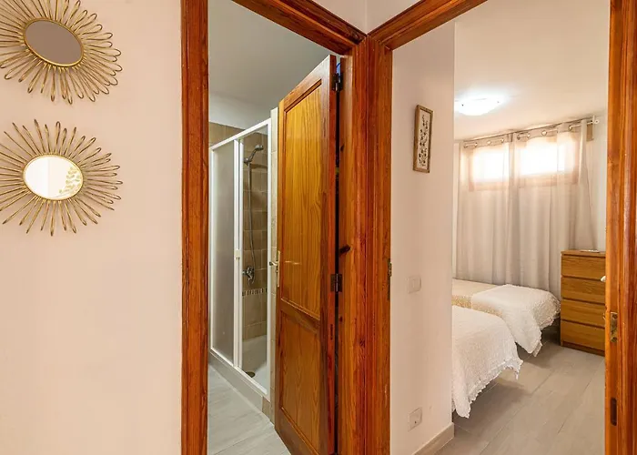 Elegant With Ocean Views Daire