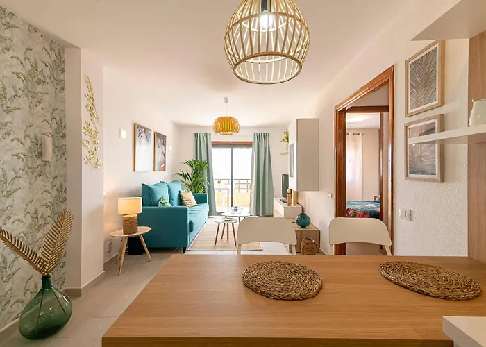 Elegant With Ocean Views Apartment